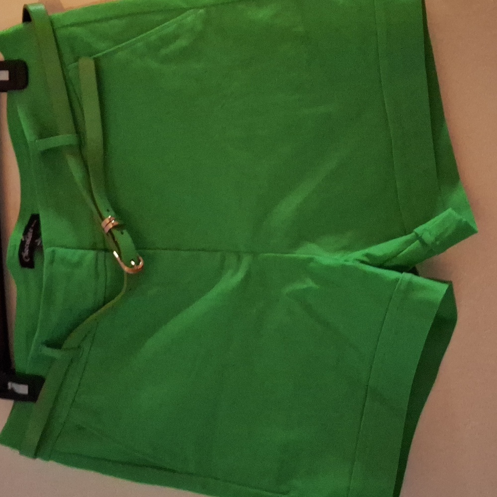 Chic Green Women's Shorts